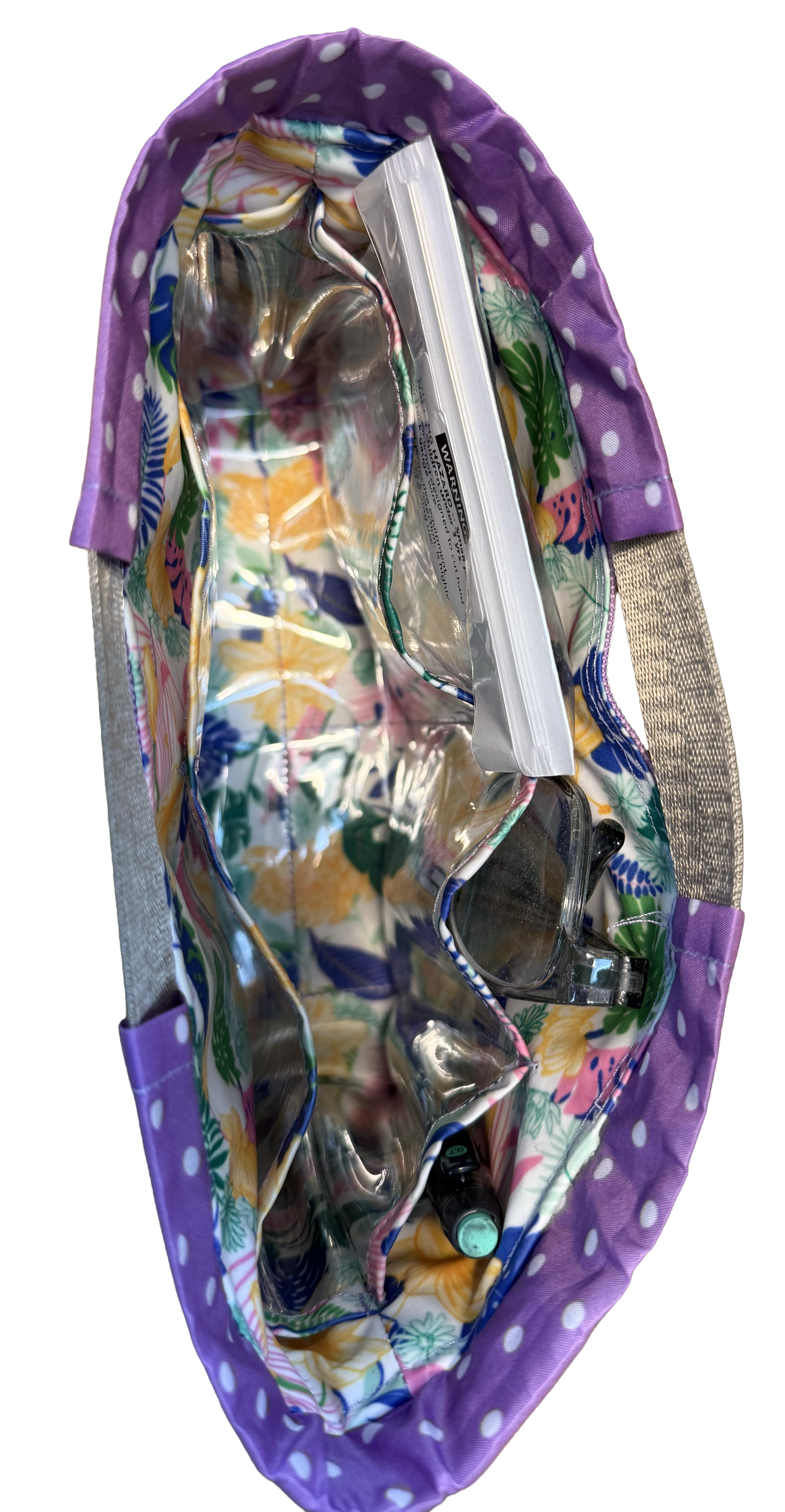 Organizer showing 5 interior and exterior pockets